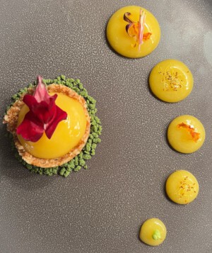 lemon tart dessert